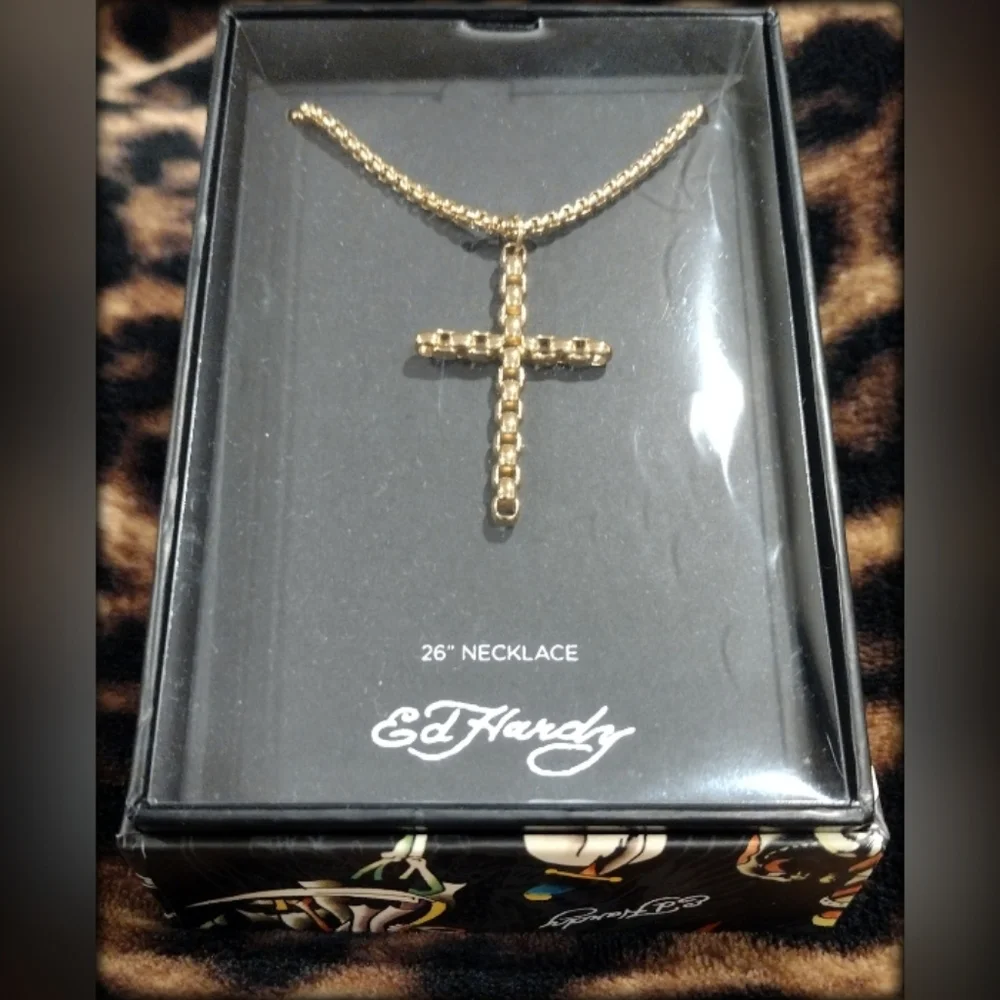 ☠️ An Authentic Retro Ed Hardy Linked Cross Necklace ☠️ - Picture 1 of 5